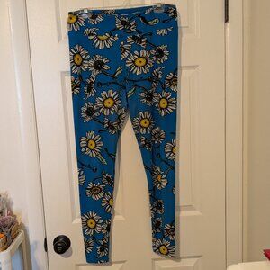 LuLaRoe daisy print leggings size tall & curvy (12-18)
